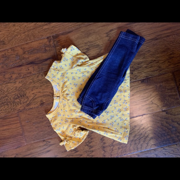 Carters Outfit - Picture 1 of 1